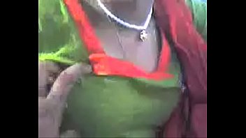 desi sangali Village Girl showing boobs to lover outdoor