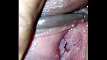 Close up del interior de la vagina de Sandy Candela o Cammy Temptation