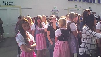oktoberfest d. girls pee in public