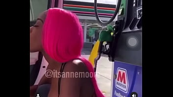 Thot an gas pump