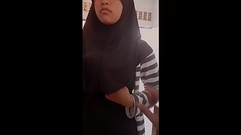 Indonesian Hijab Tits Flash and Grope - www.mamihmens.ml