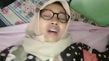 hijab guru kacamata sange full : 