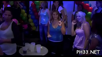 Yong girls in club are pleased to fuck
