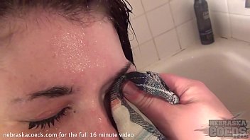 hot des moines spinner showering then getting too crunked fail