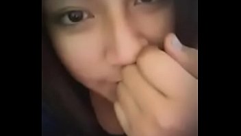 Chica caliente envia video hot al grupo de whatsapp
