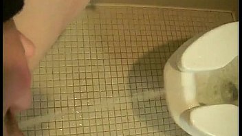 Peeing Standing Up And Making A Mess All Over The Toilet - hotpeegirls.com