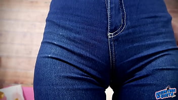 Incredible Thigh-Gap Big Butt on Skinny Legs Tight jeans Deep Cameltoe Babe