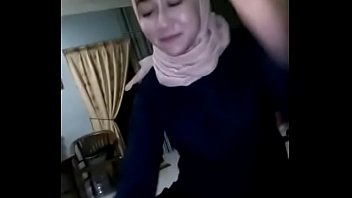 Jilbab emuters